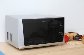 Sửa lò vi sóng Electrolux